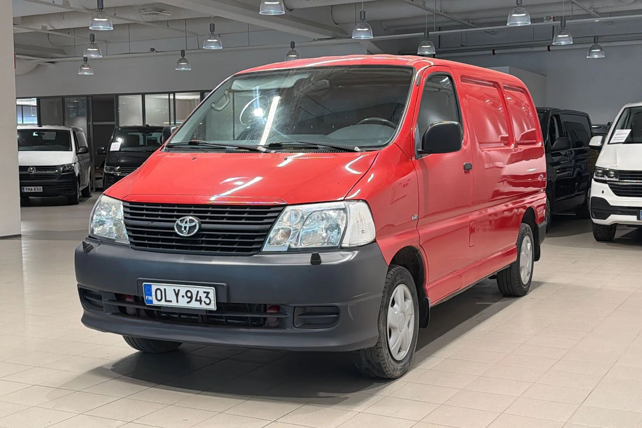 Punainen Toyota HIACE 2007 kuva 28.