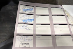 Punainen Toyota HIACE 2007 kuva 29.