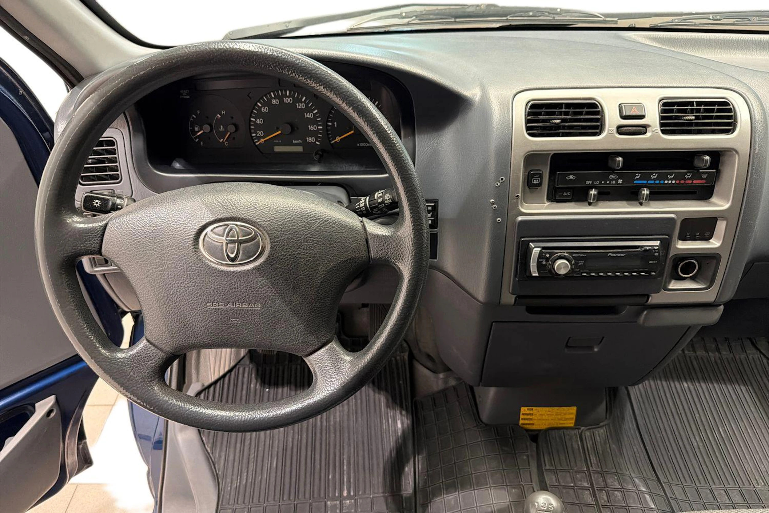 Sininen Toyota HIACE 2007 kuva 9.