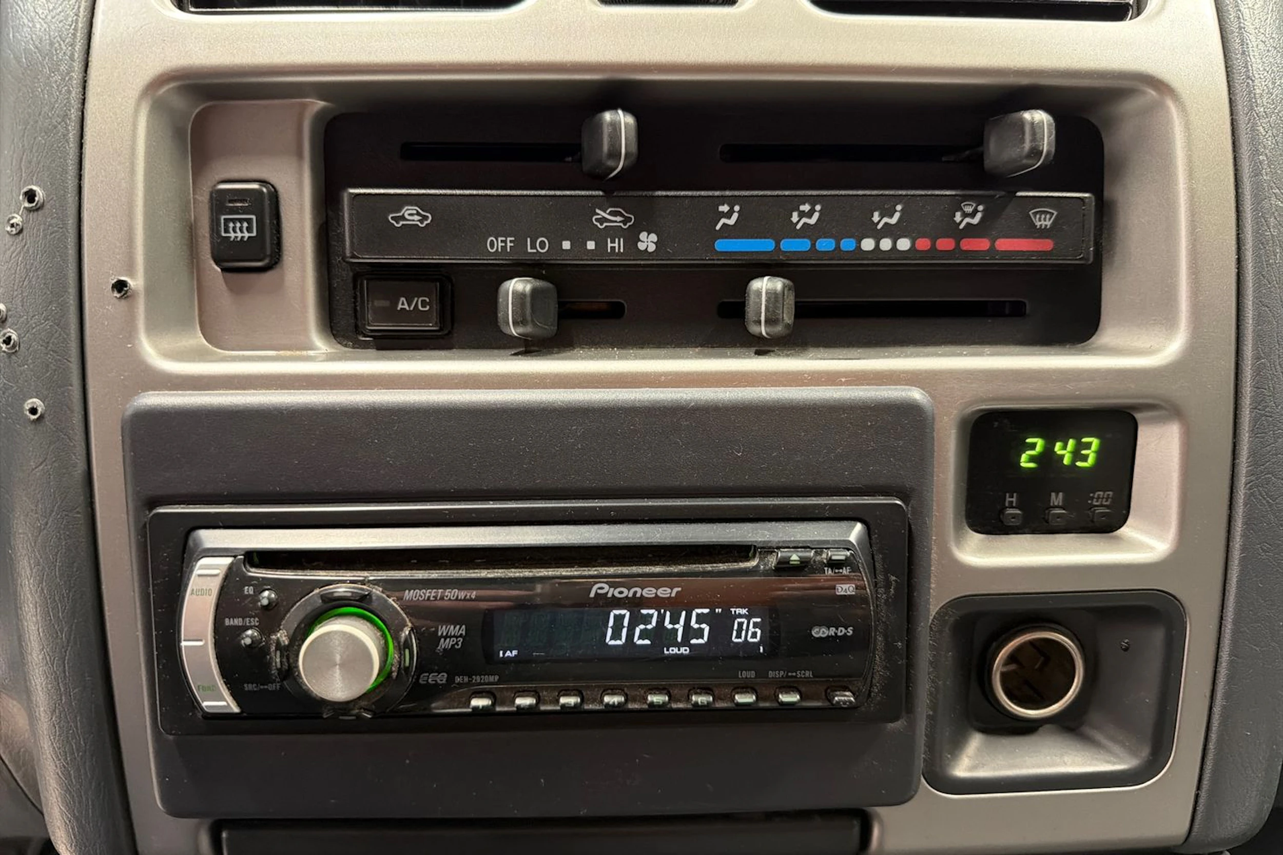 Sininen Toyota HIACE 2007 kuva 15.