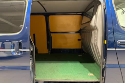 Sininen Toyota HIACE 2007 kuva 17.