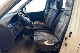 valkoinen Toyota Hiace 2007 kuva 10.