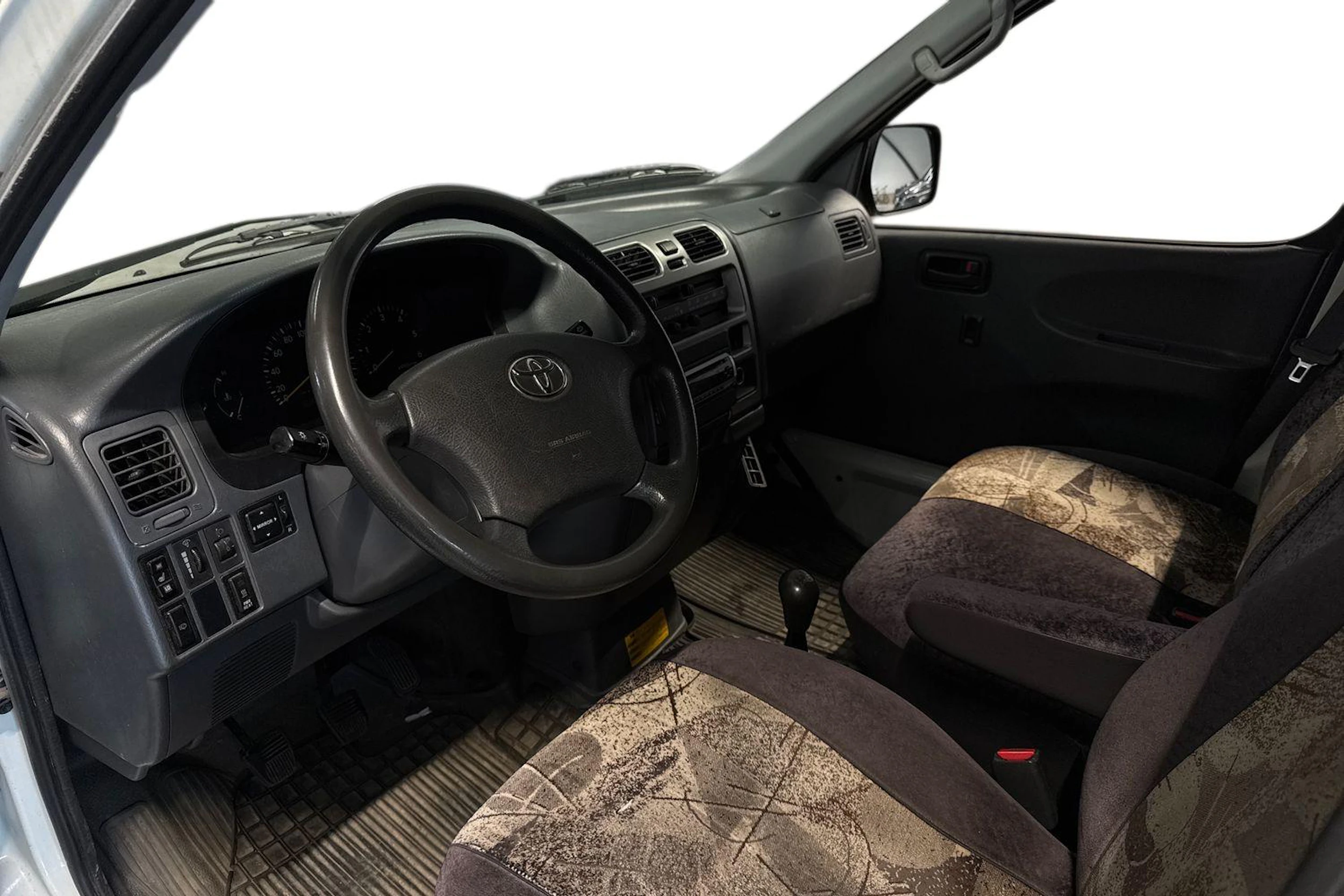 valkoinen Toyota Hiace 2007 kuva 3.