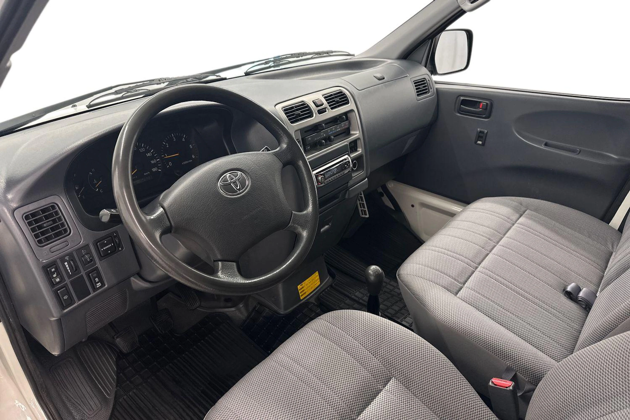 valkoinen Toyota Hiace 2007 kuva 6.