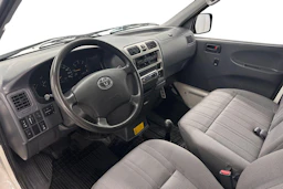 valkoinen Toyota Hiace 2007 kuva 6.