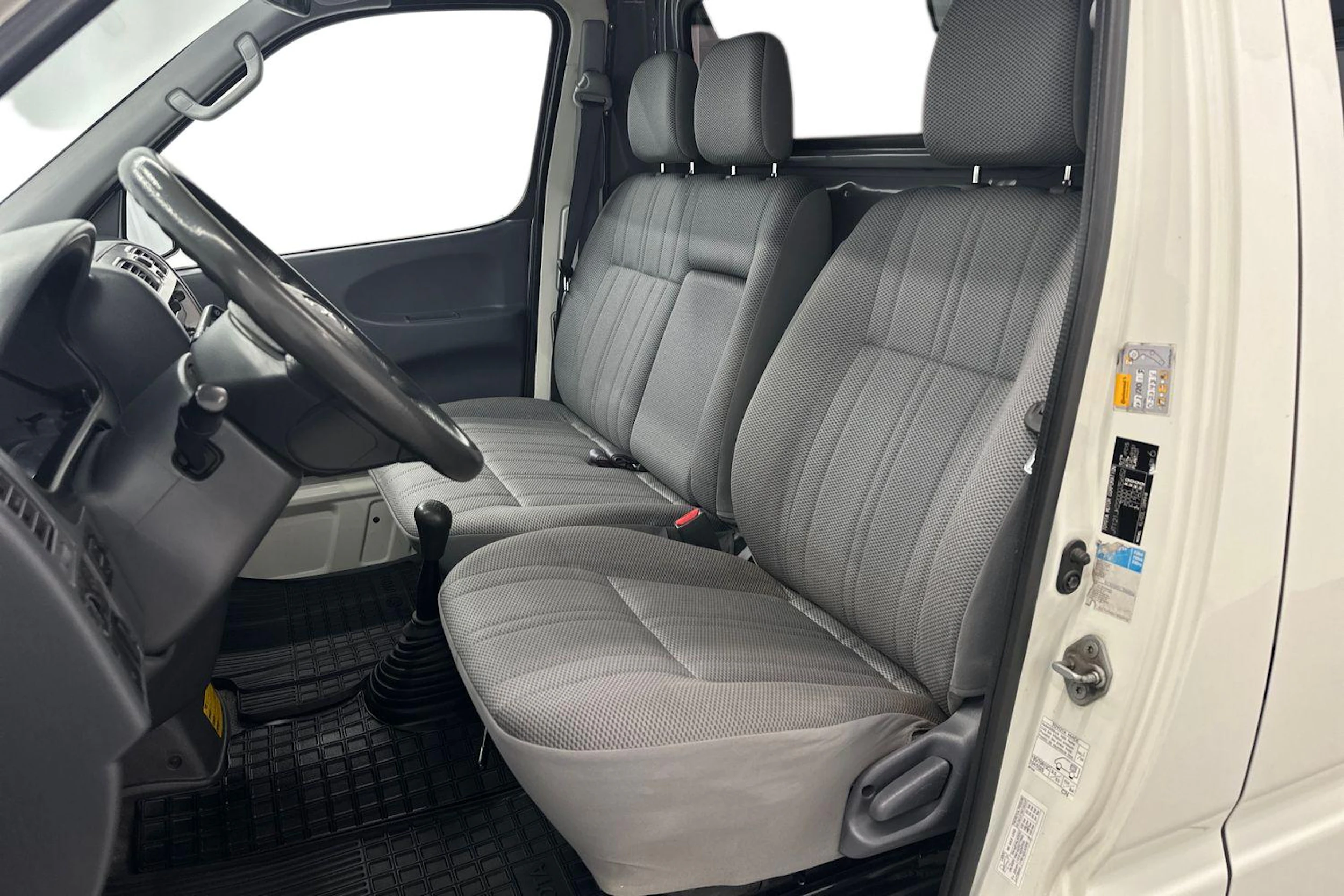 valkoinen Toyota Hiace 2007 kuva 8.