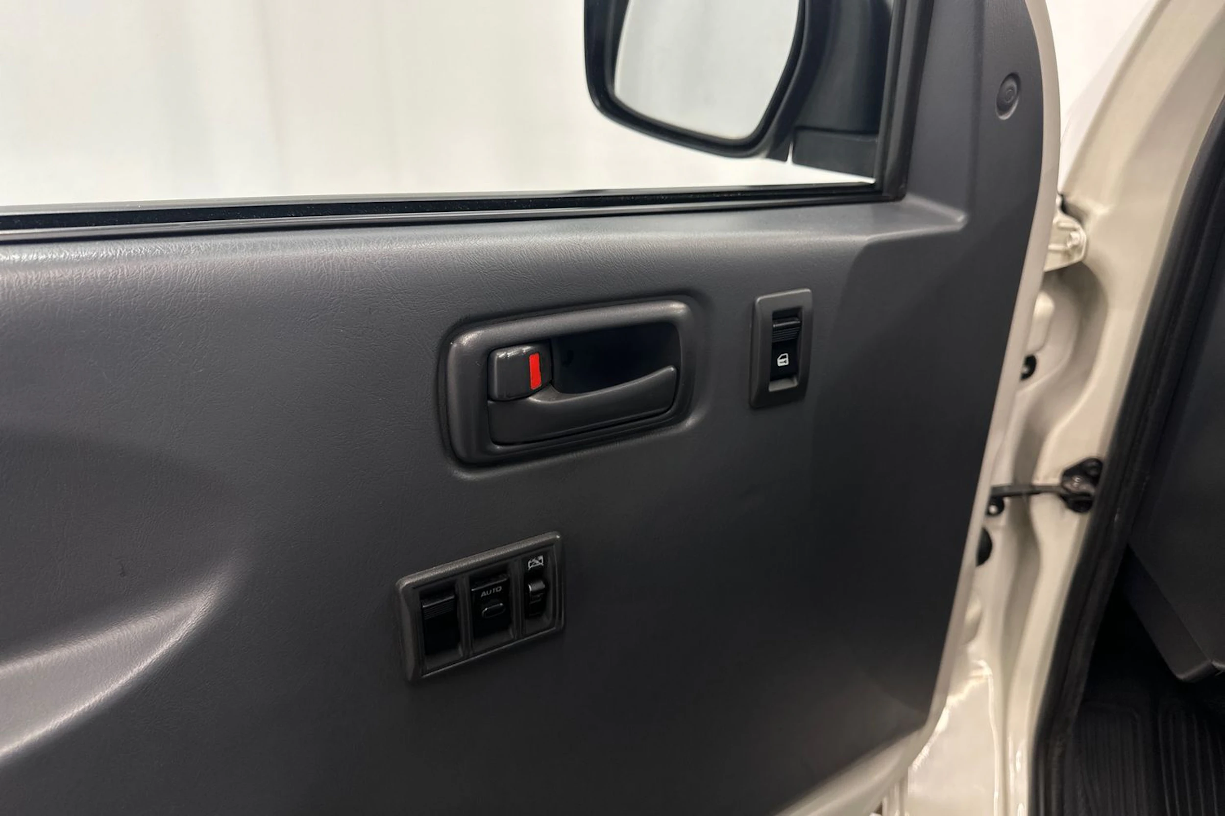 valkoinen Toyota Hiace 2007 kuva 20.