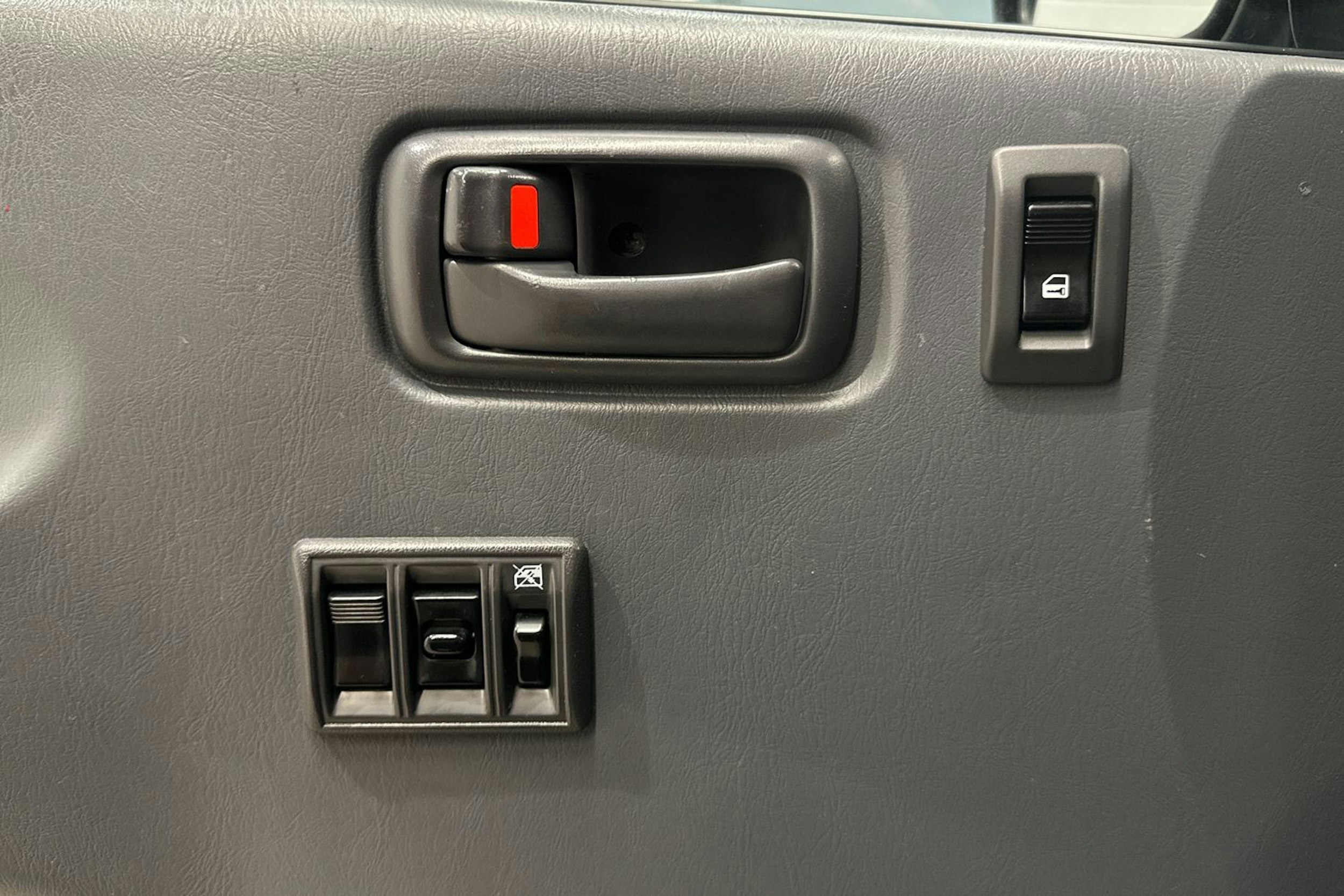 sininen Toyota Hiace 2007 kuva 14.