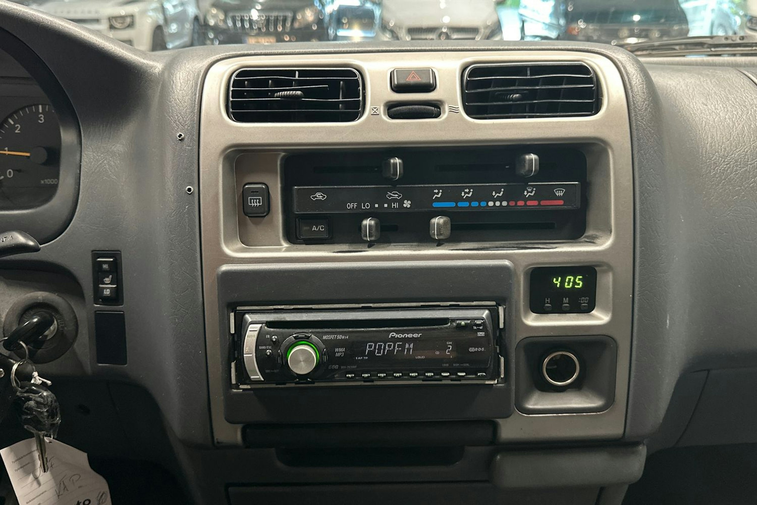 sininen Toyota Hiace 2007 kuva 17.