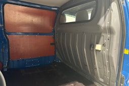 sininen Toyota Hiace 2007 kuva 22.
