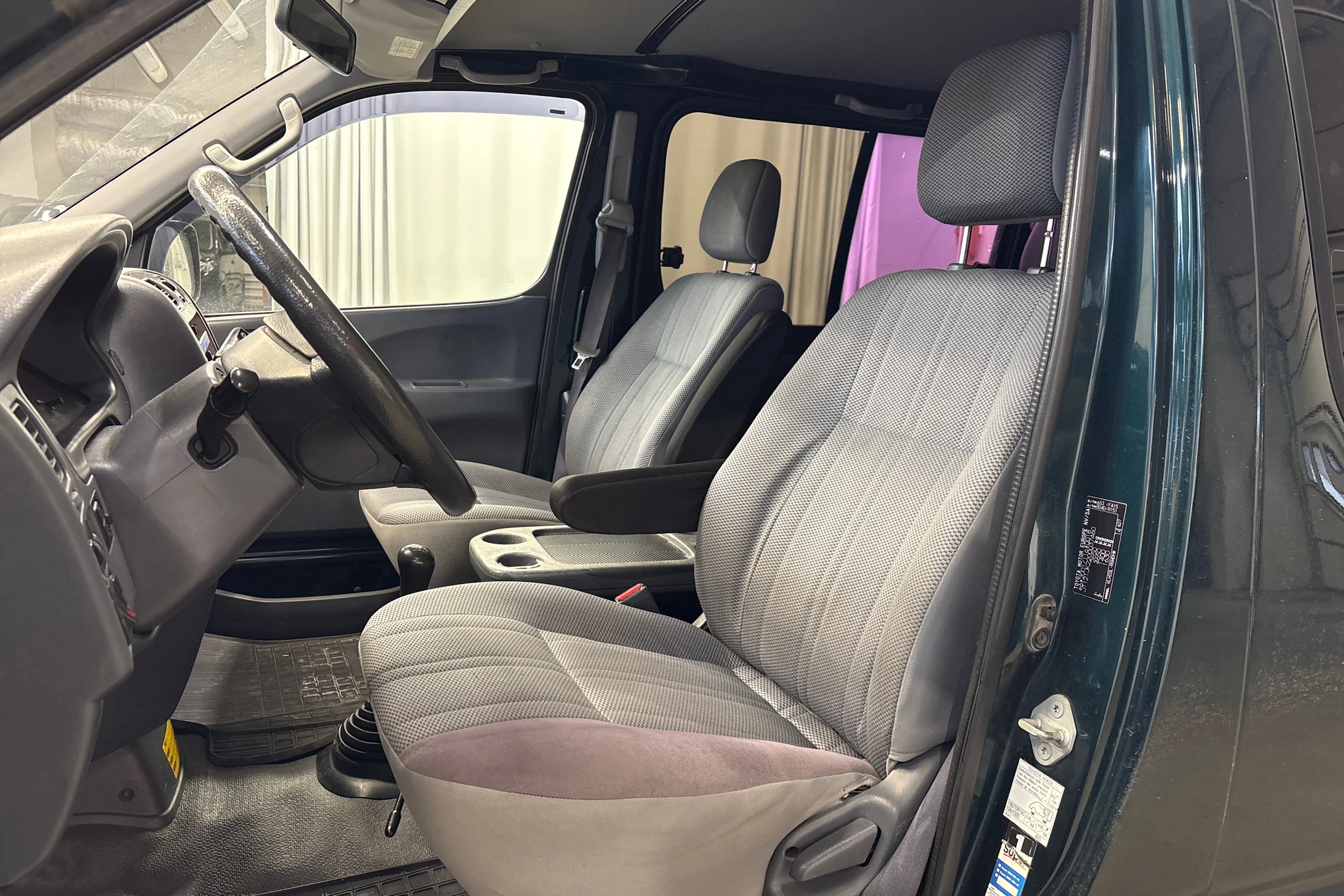vihreä Toyota Hiace 2007 kuva 4.
