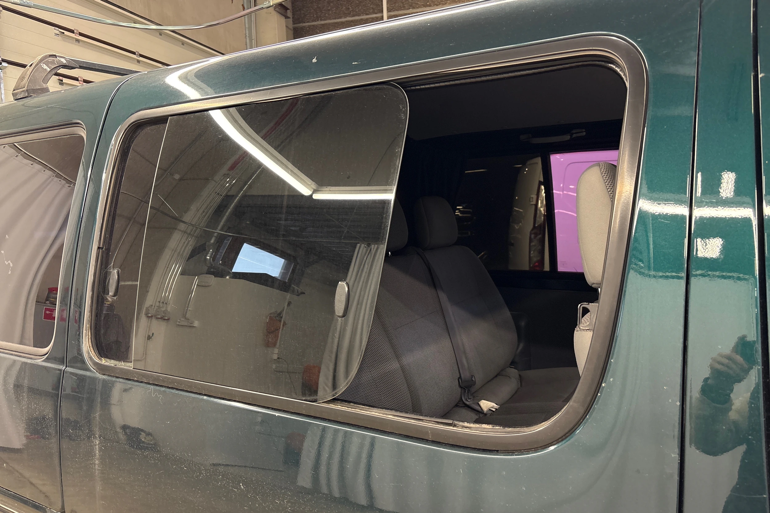 vihreä Toyota Hiace 2007 kuva 8.