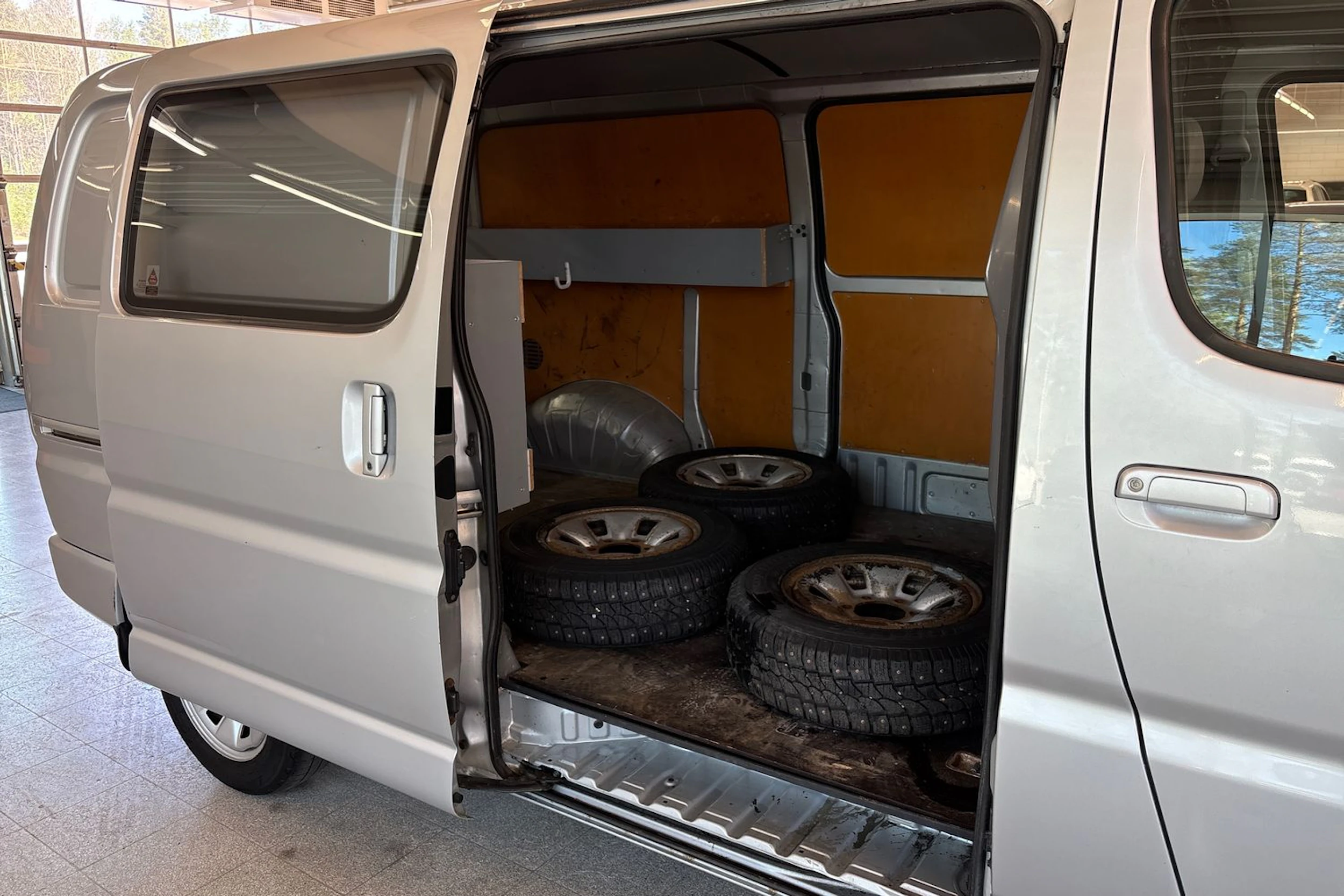 hopea Toyota Hiace 2007 kuva 19.