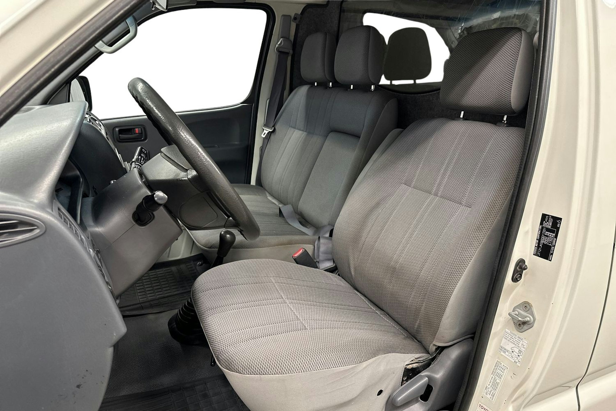 valkoinen Toyota Hiace 2008 kuva 8.