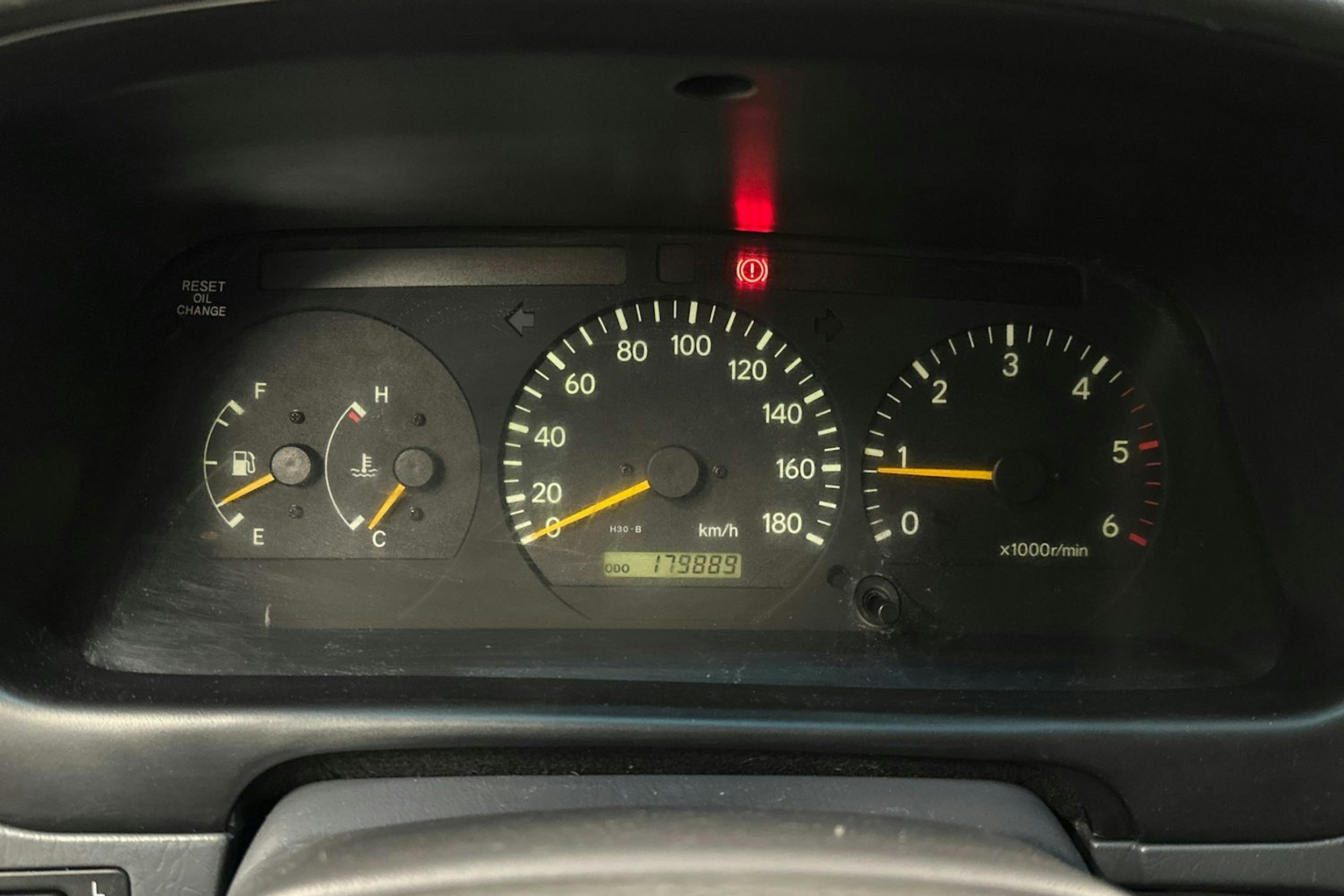 valkoinen Toyota Hiace 2008 kuva 11.