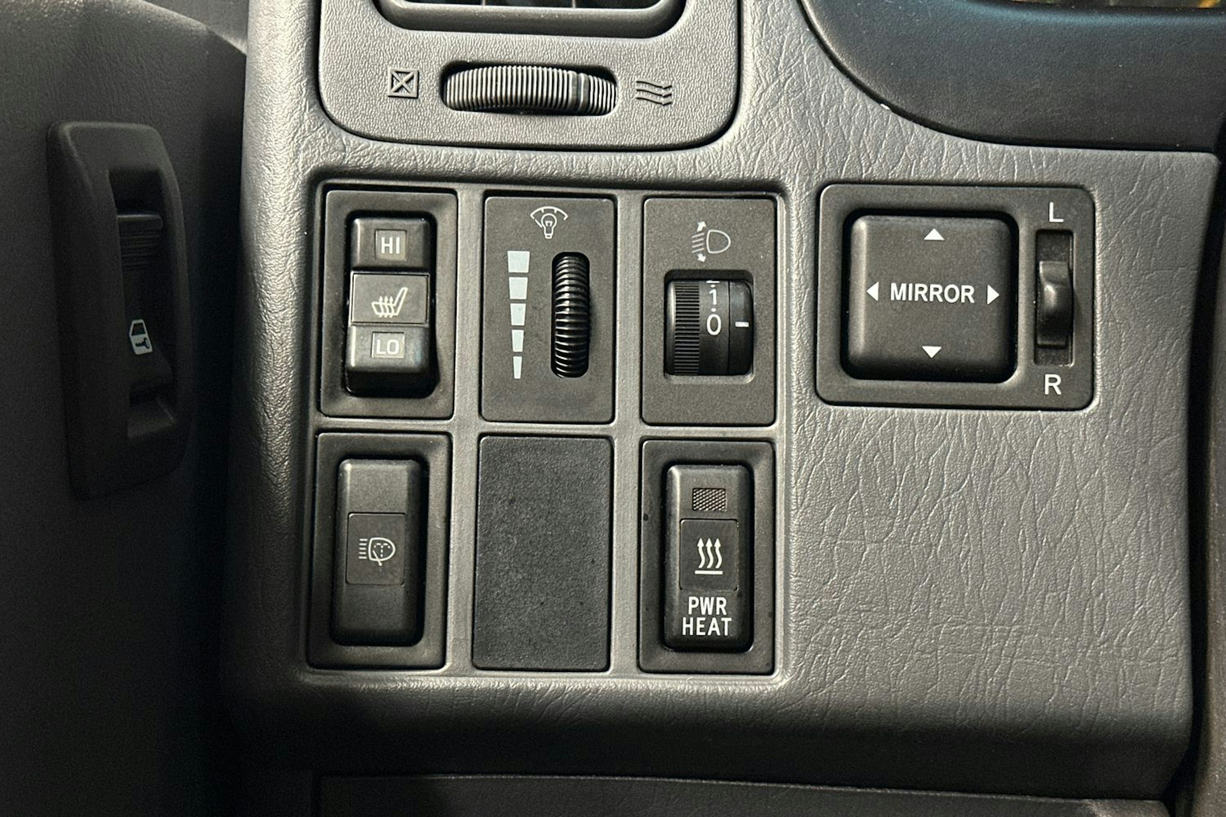 valkoinen Toyota Hiace 2008 kuva 12.