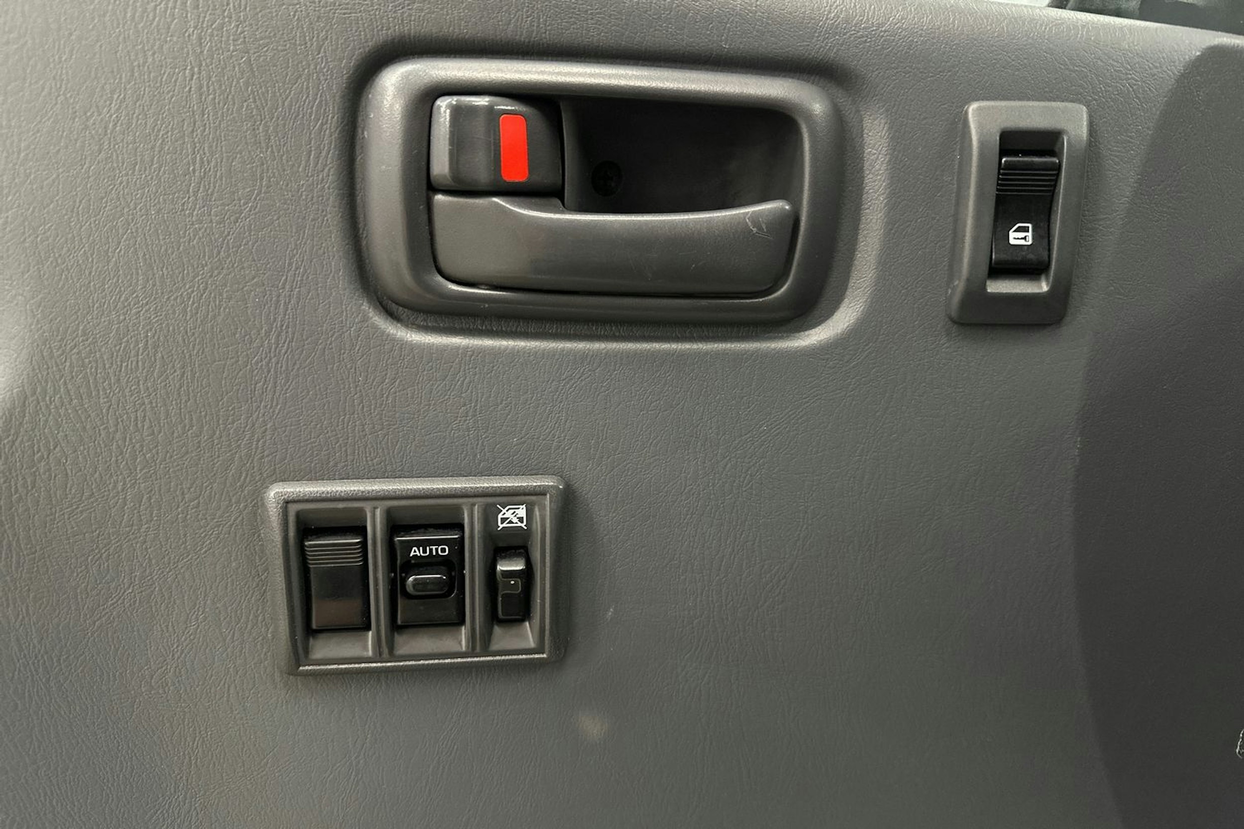 valkoinen Toyota Hiace 2008 kuva 13.