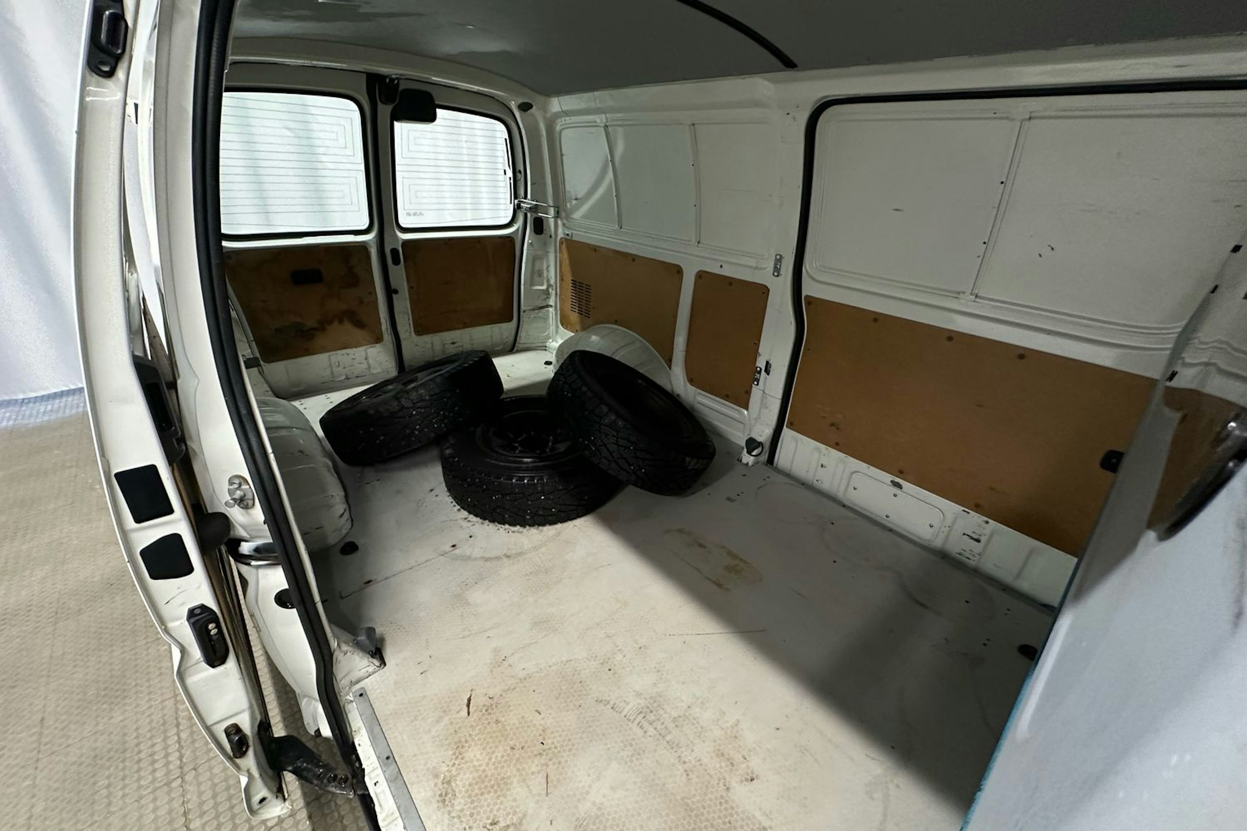valkoinen Toyota Hiace 2008 kuva 16.