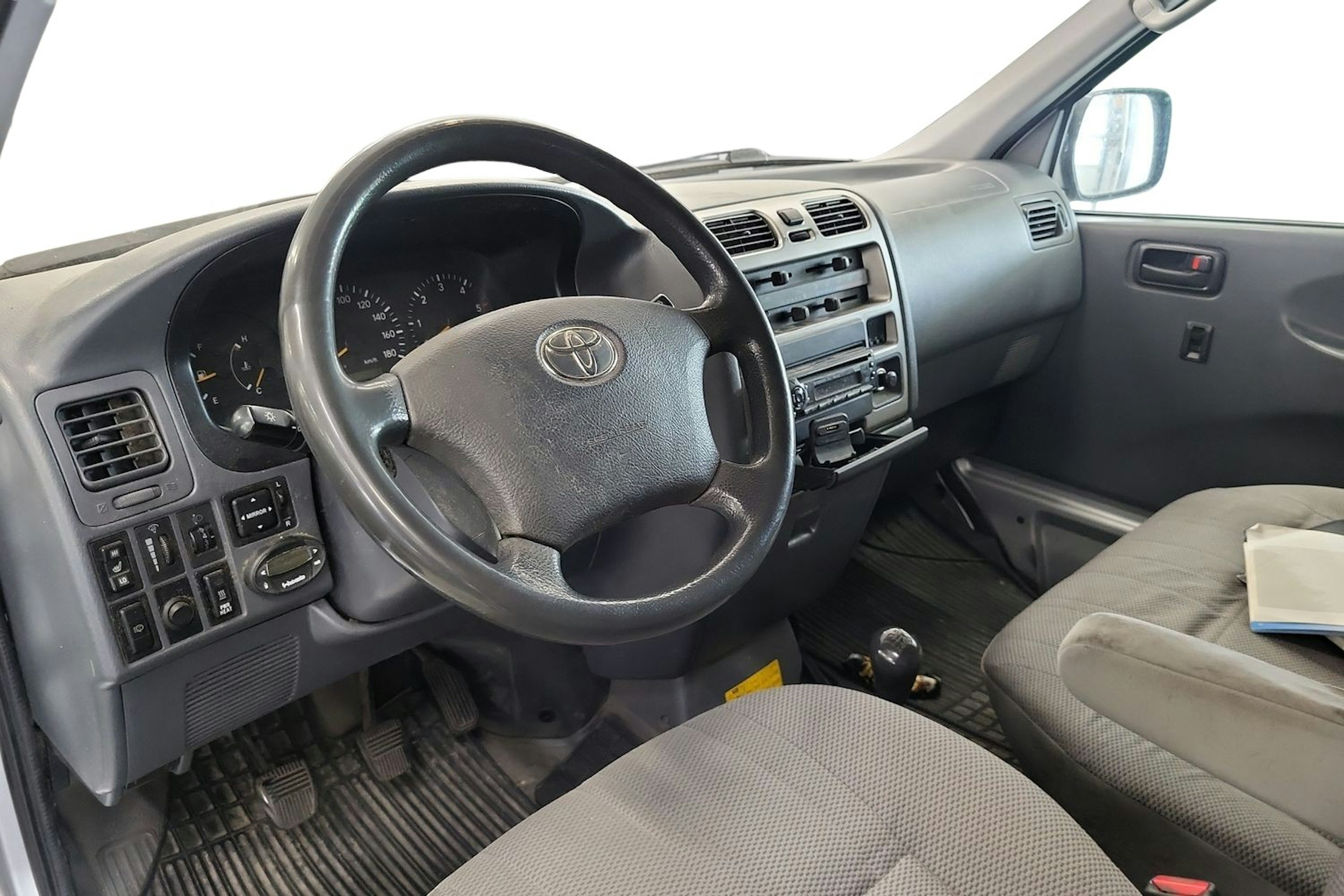 hopea Toyota Hiace 2008 kuva 3.