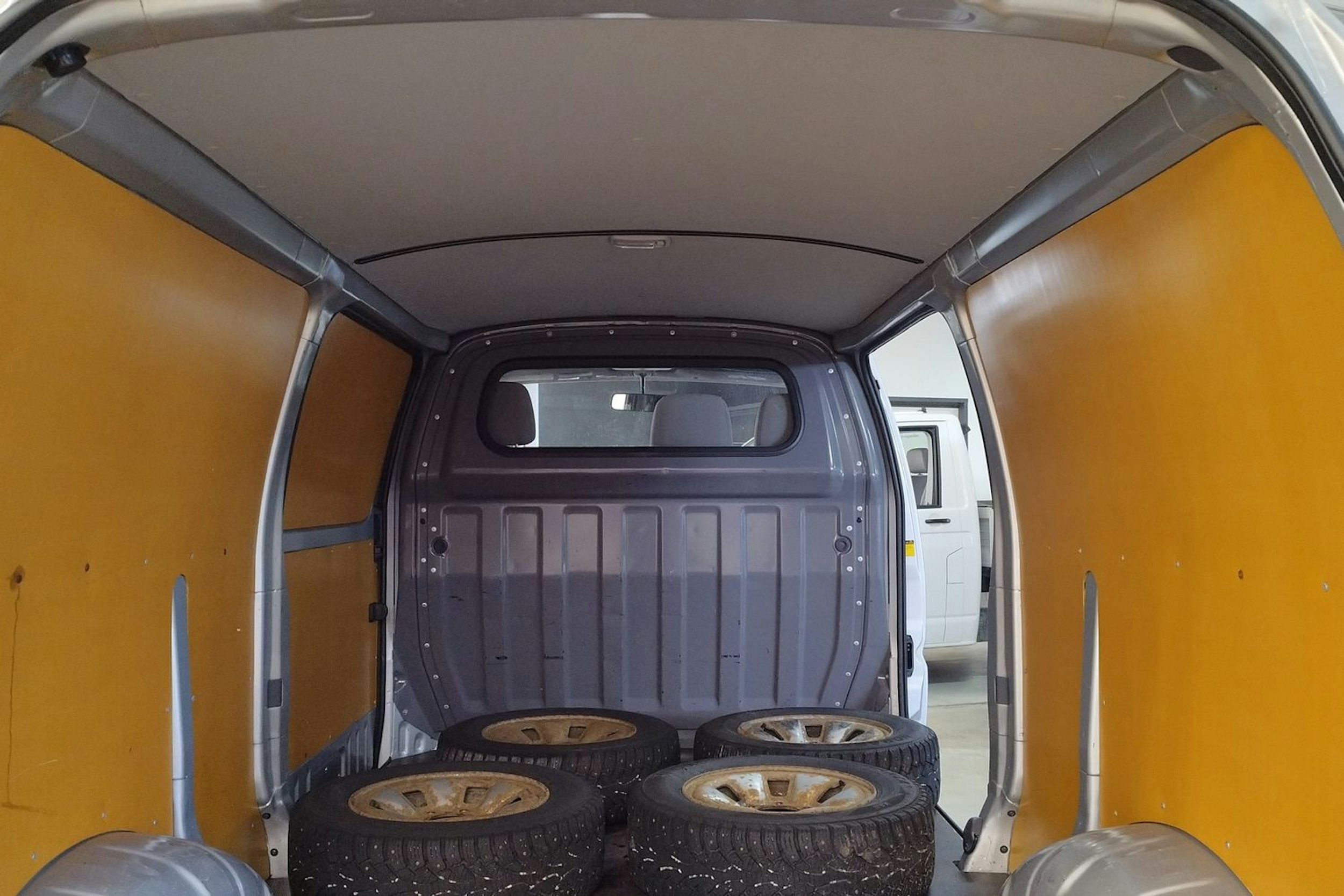 Hopea Toyota Hiace 2008 kuva 24.