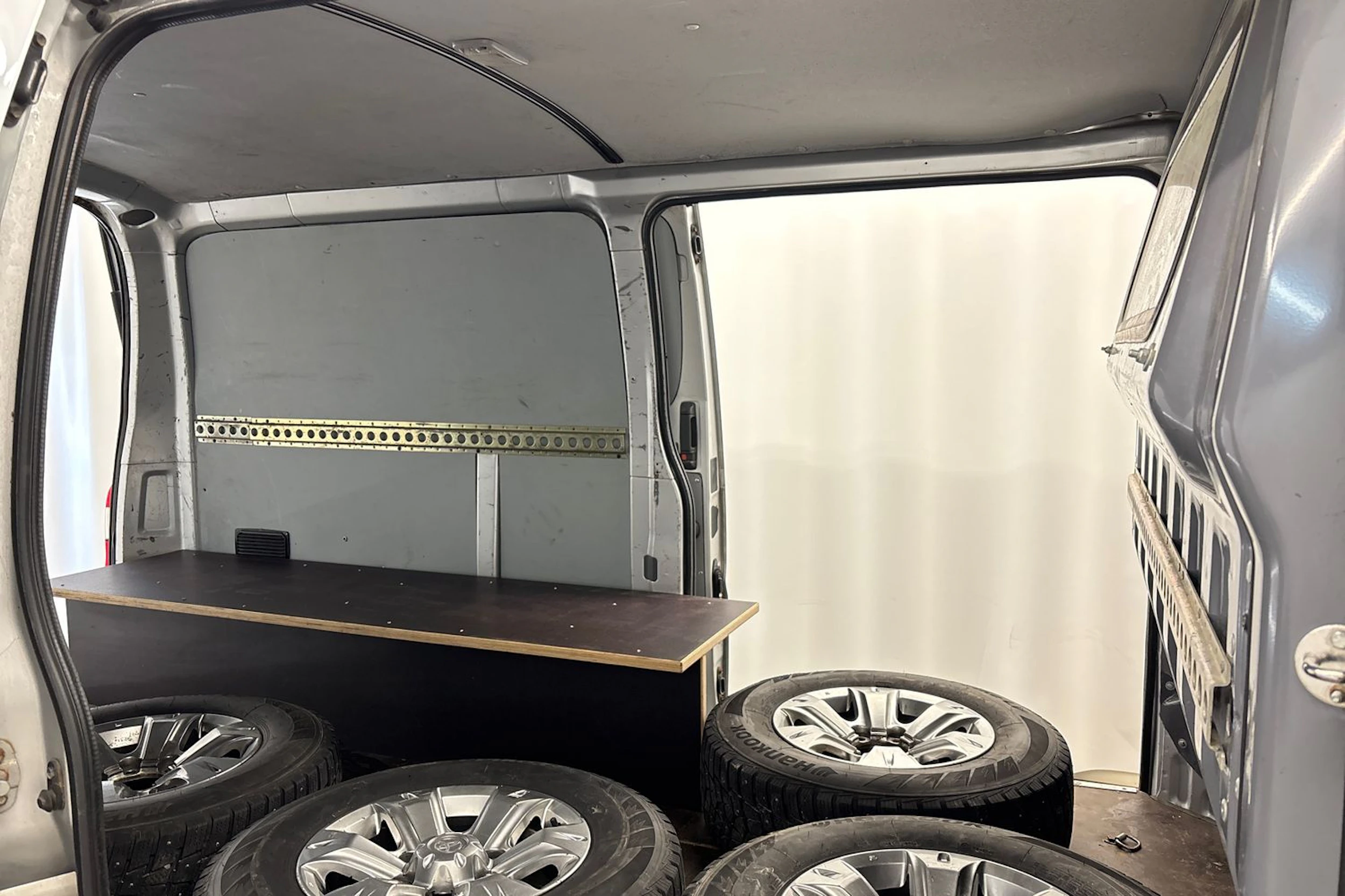 hopea Toyota Hiace 2008 kuva 23.