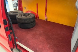 punainen Toyota Hiace 2008 kuva 15.