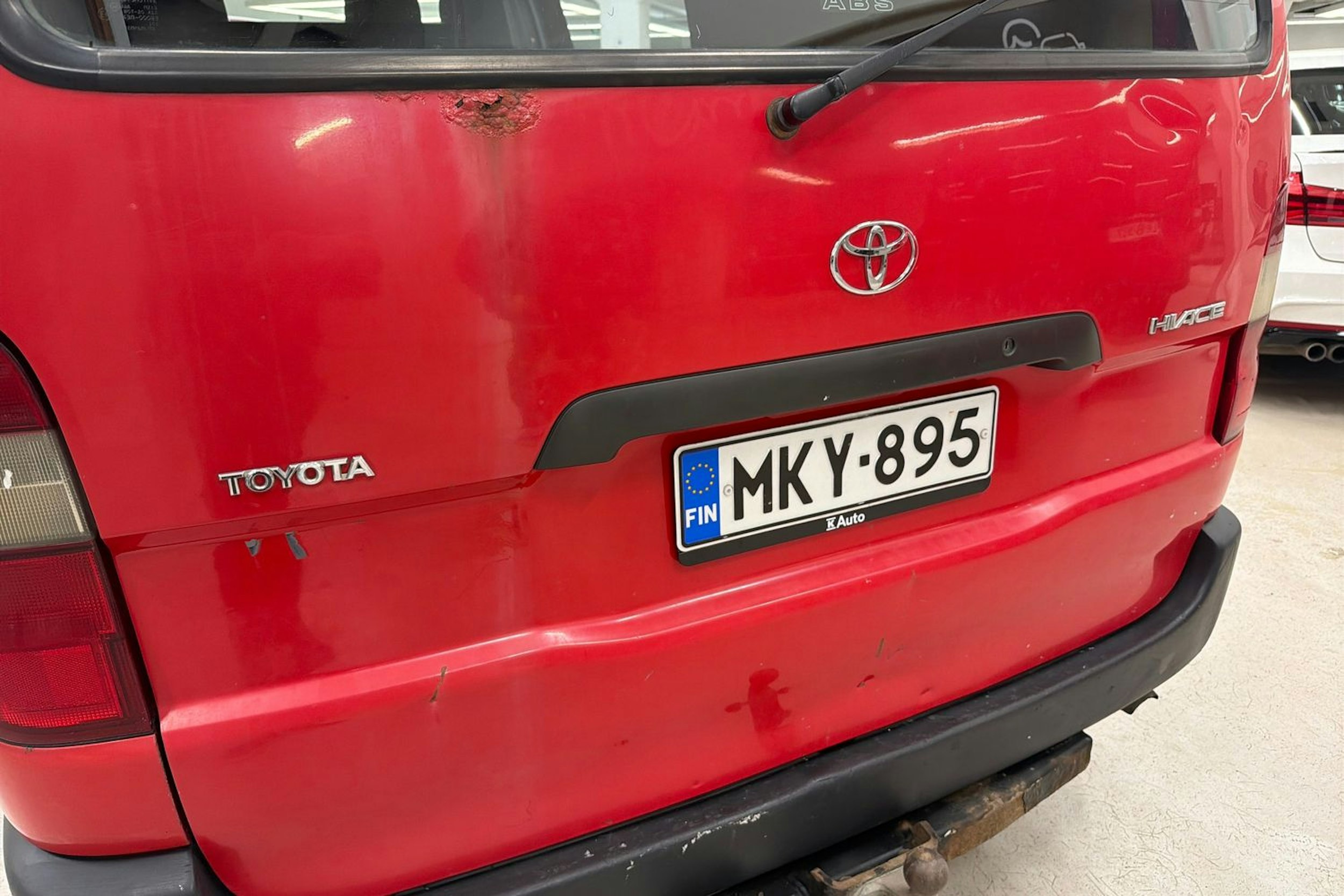 punainen Toyota Hiace 2008 kuva 17.