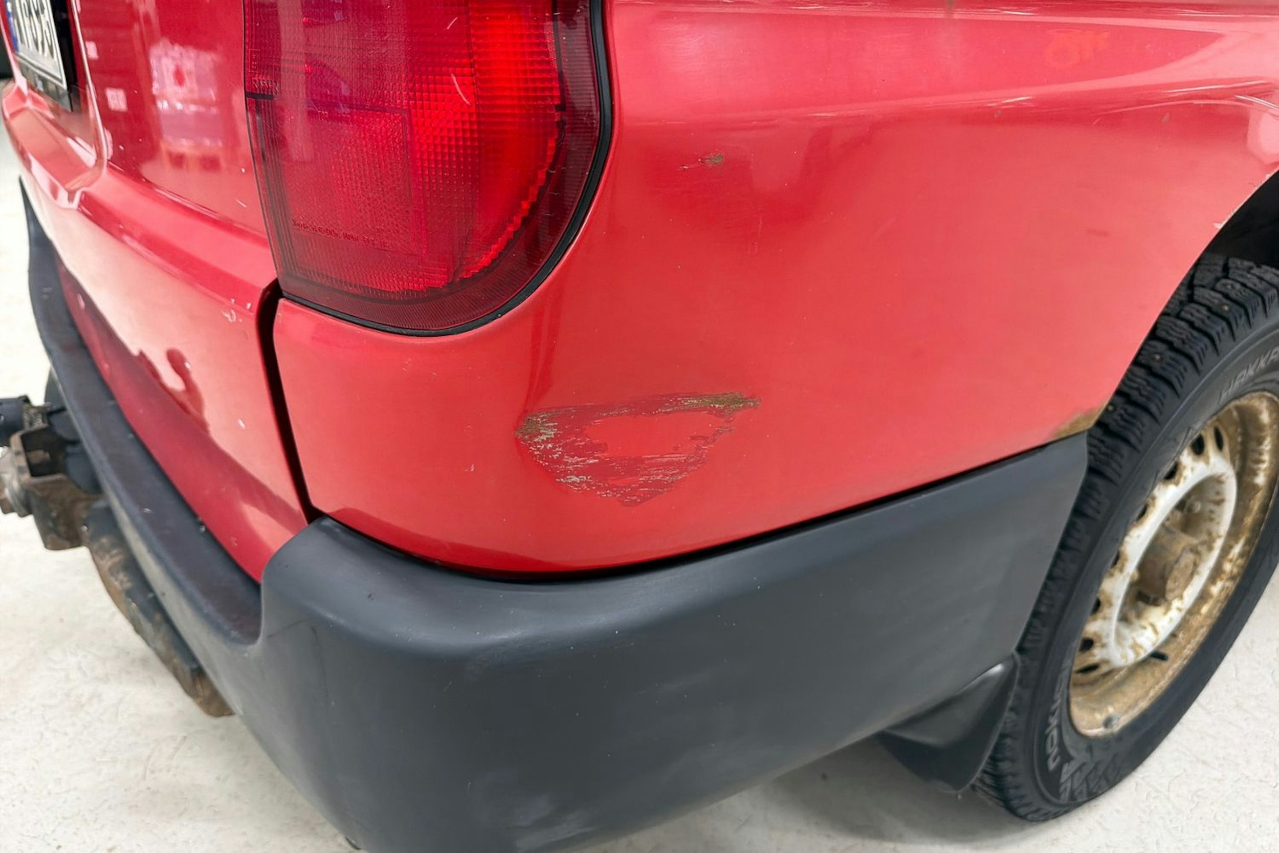 punainen Toyota Hiace 2008 kuva 18.