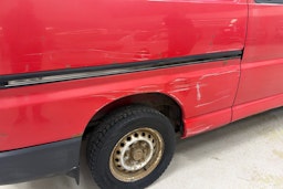 punainen Toyota Hiace 2008 kuva 19.