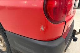 punainen Toyota Hiace 2008 kuva 25.