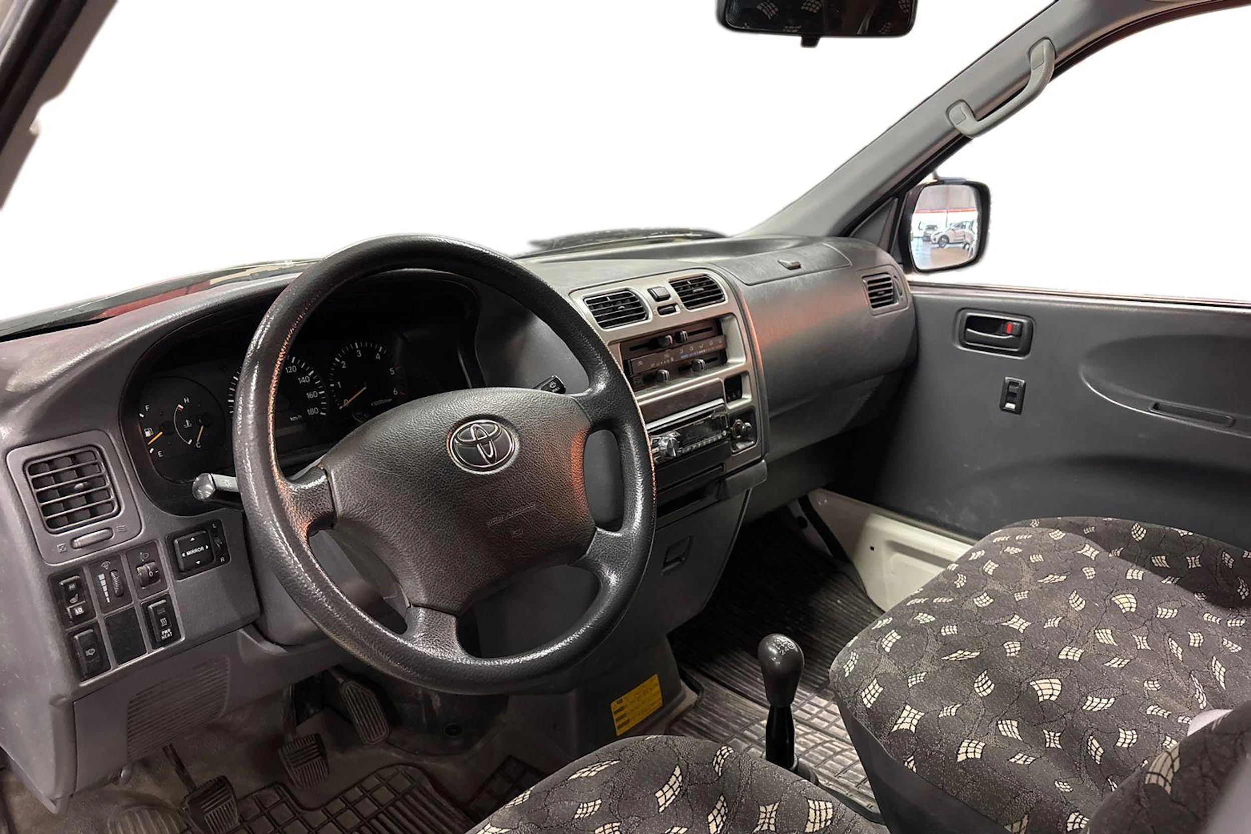 valkoinen Toyota Hiace 2008 kuva 3.
