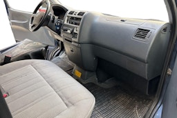 sininen Toyota Hiace 2008 kuva 10.