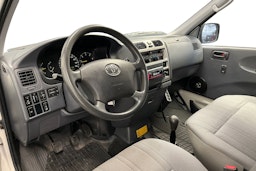 Valkoinen Toyota Hiace 2008 kuva 7.