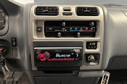 Valkoinen Toyota Hiace 2008 kuva 16.