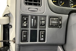 Valkoinen Toyota Hiace 2008 kuva 18.