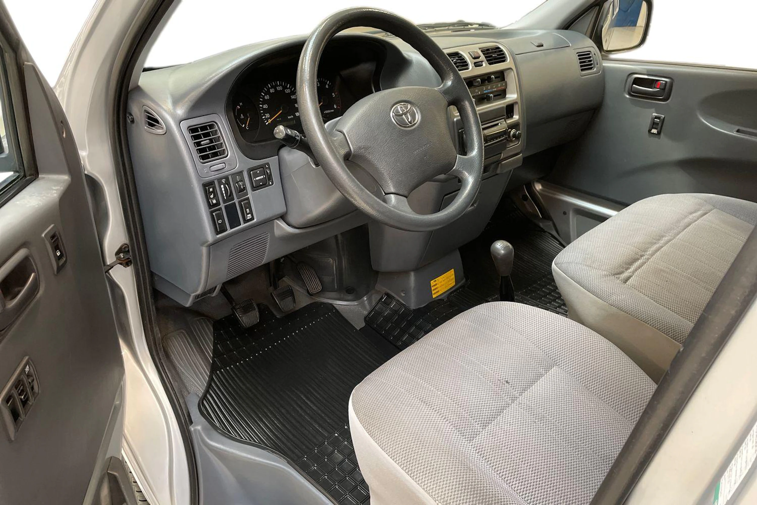 hopea Toyota Hiace 2008 kuva 8.