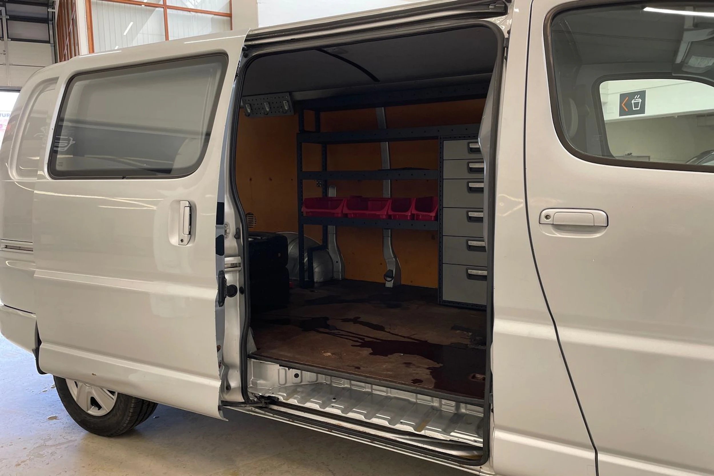 hopea Toyota Hiace 2008 kuva 15.
