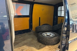Sininen Toyota HIACE 2008 kuva 13.