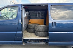 sininen Toyota Hiace 2008 kuva 17.