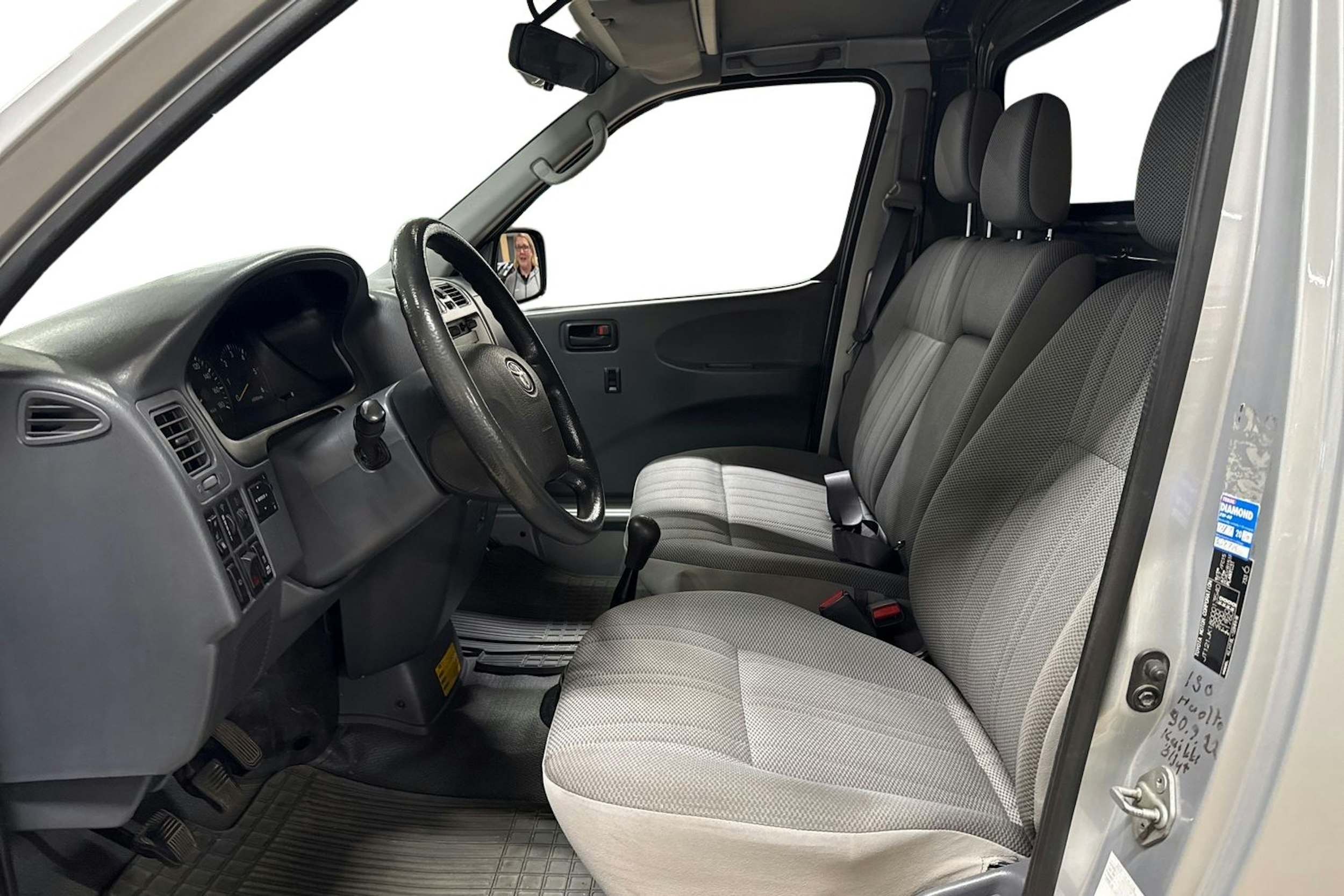 hopea Toyota Hiace 2009 kuva 3.