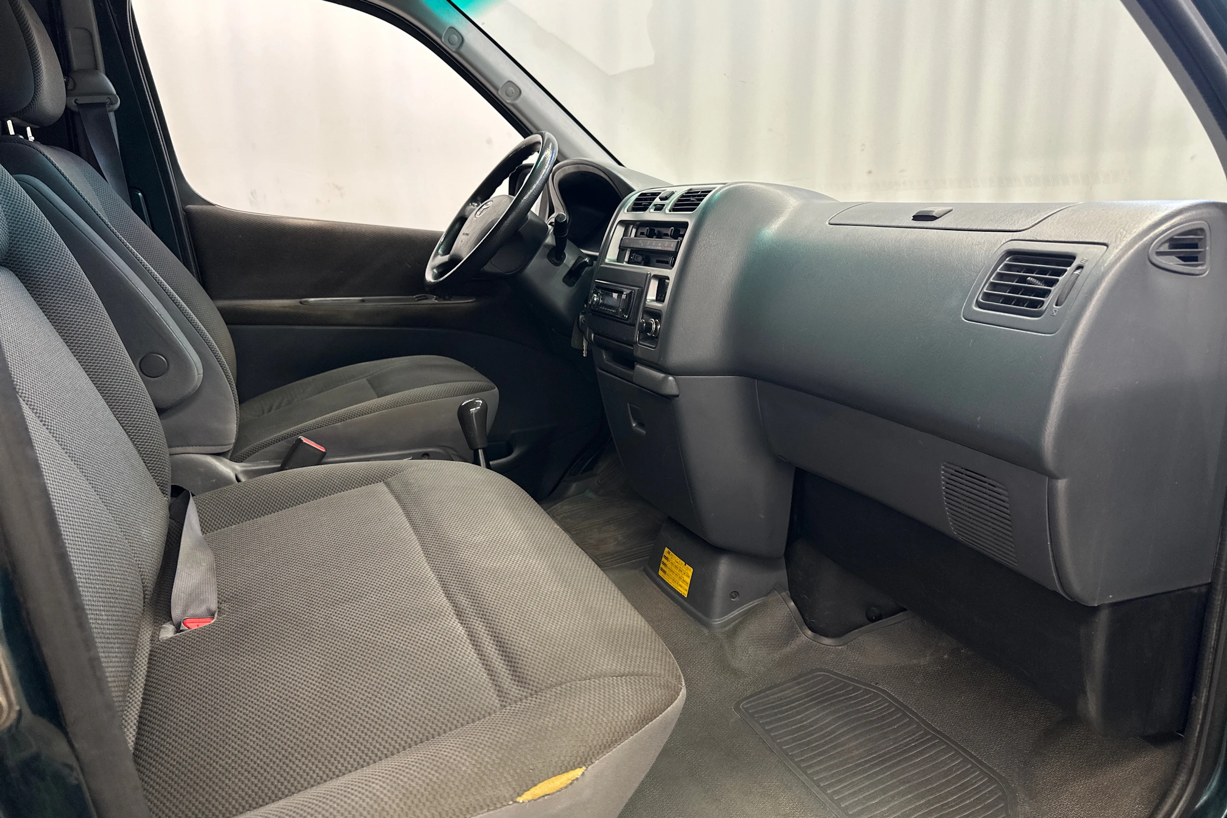 vihreä Toyota Hiace 2009 kuva 10.
