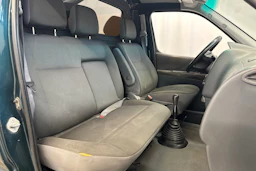 vihreä Toyota Hiace 2009 kuva 11.