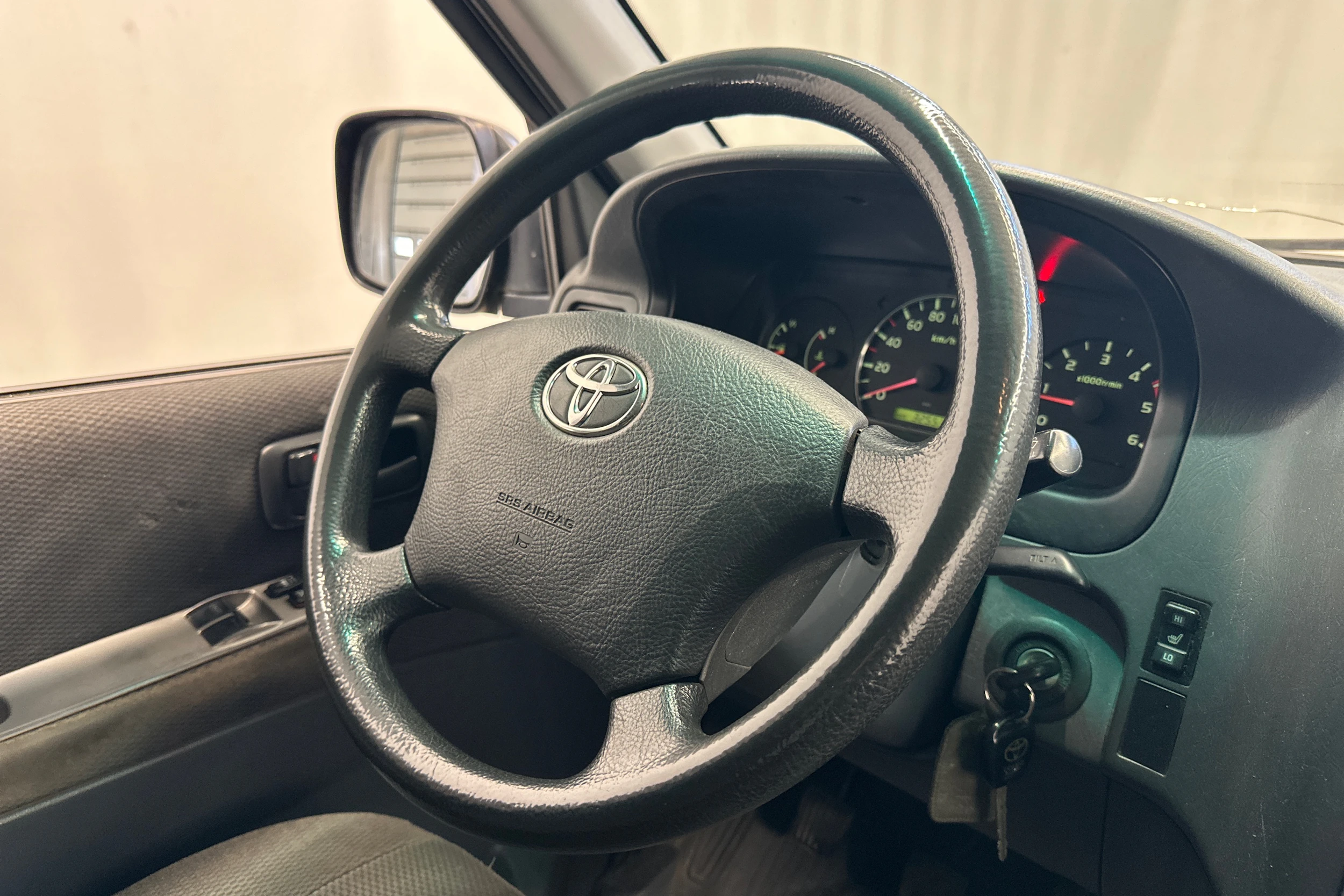 vihreä Toyota Hiace 2009 kuva 13.