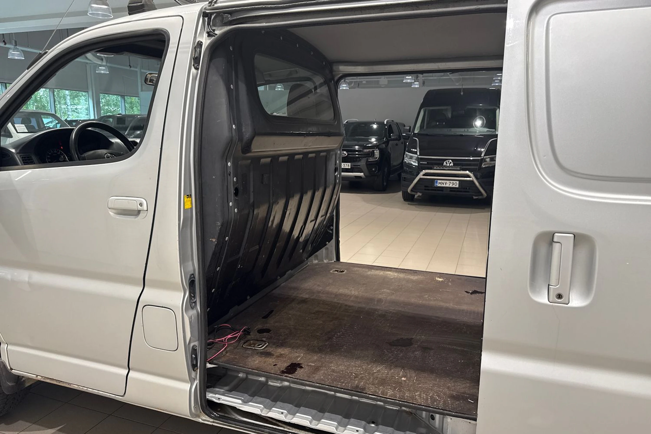 met. hopea Toyota Hiace 2009 kuva 17.