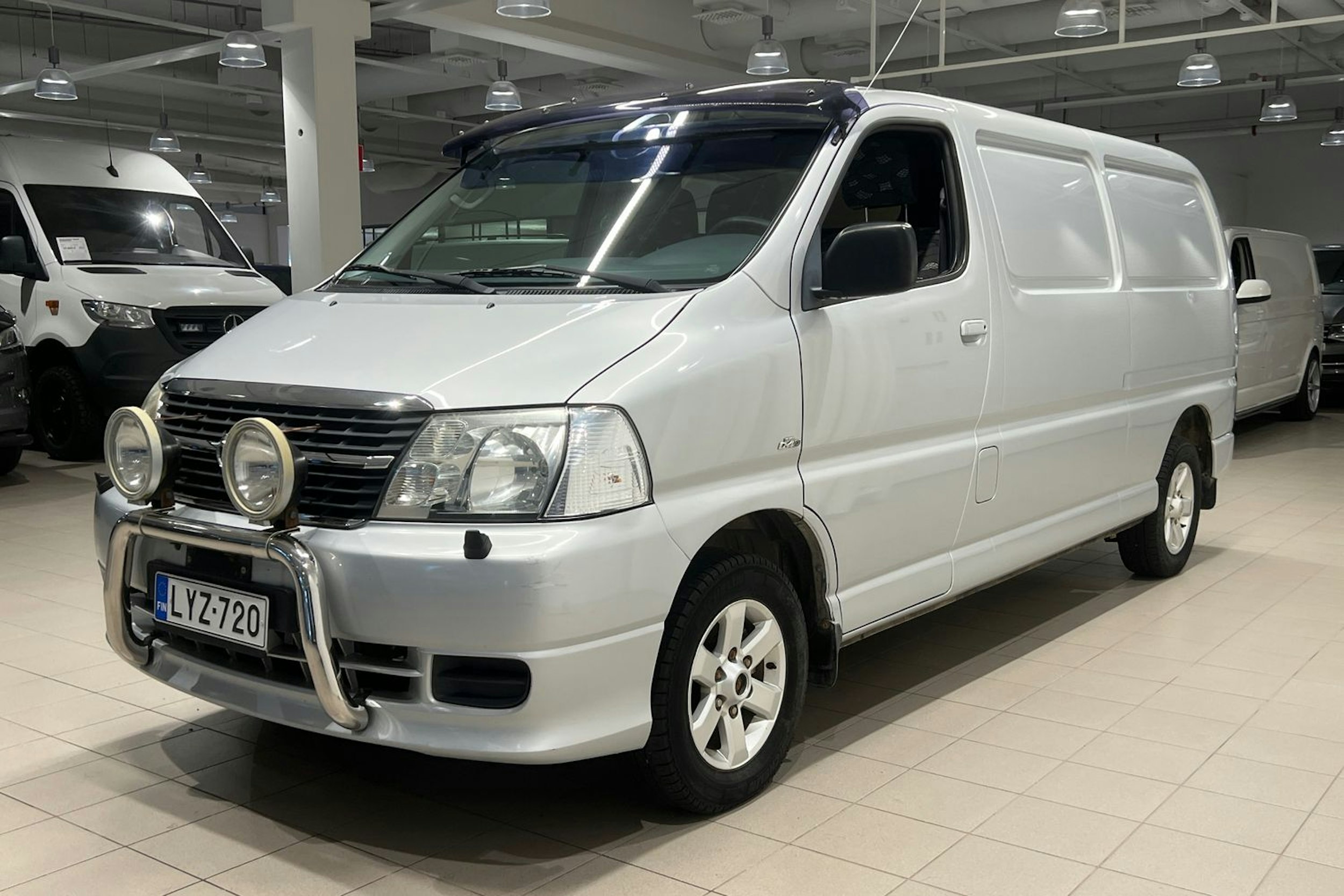 Hopea Toyota HIACE 2009 kuva 18.