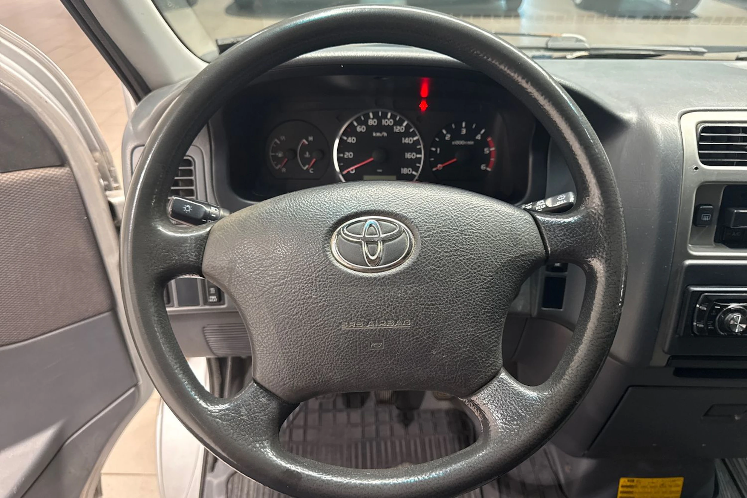 hopea Toyota Hiace 2009 kuva 18.