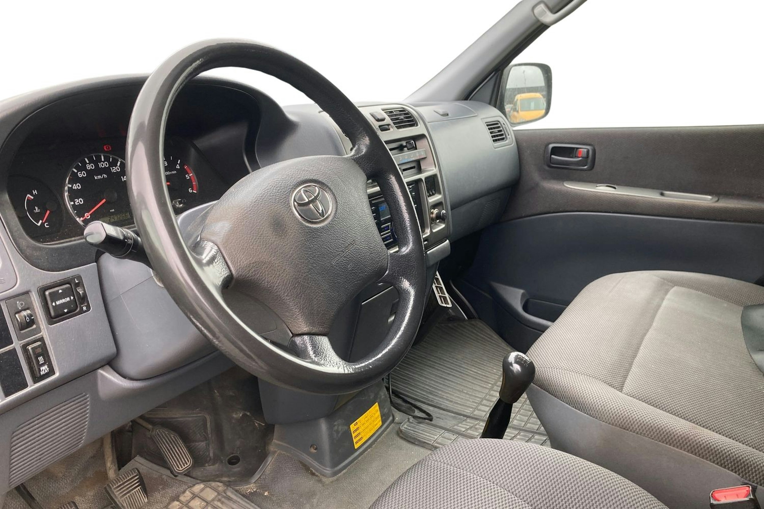 Hopea Toyota HIACE 2010 kuva 3.