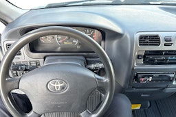 hopea Toyota Hiace 2010 kuva 9.