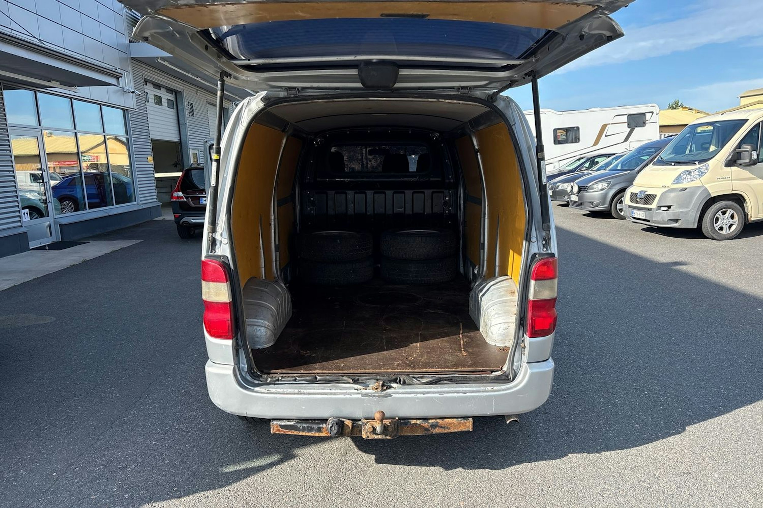 hopea Toyota Hiace 2010 kuva 13.
