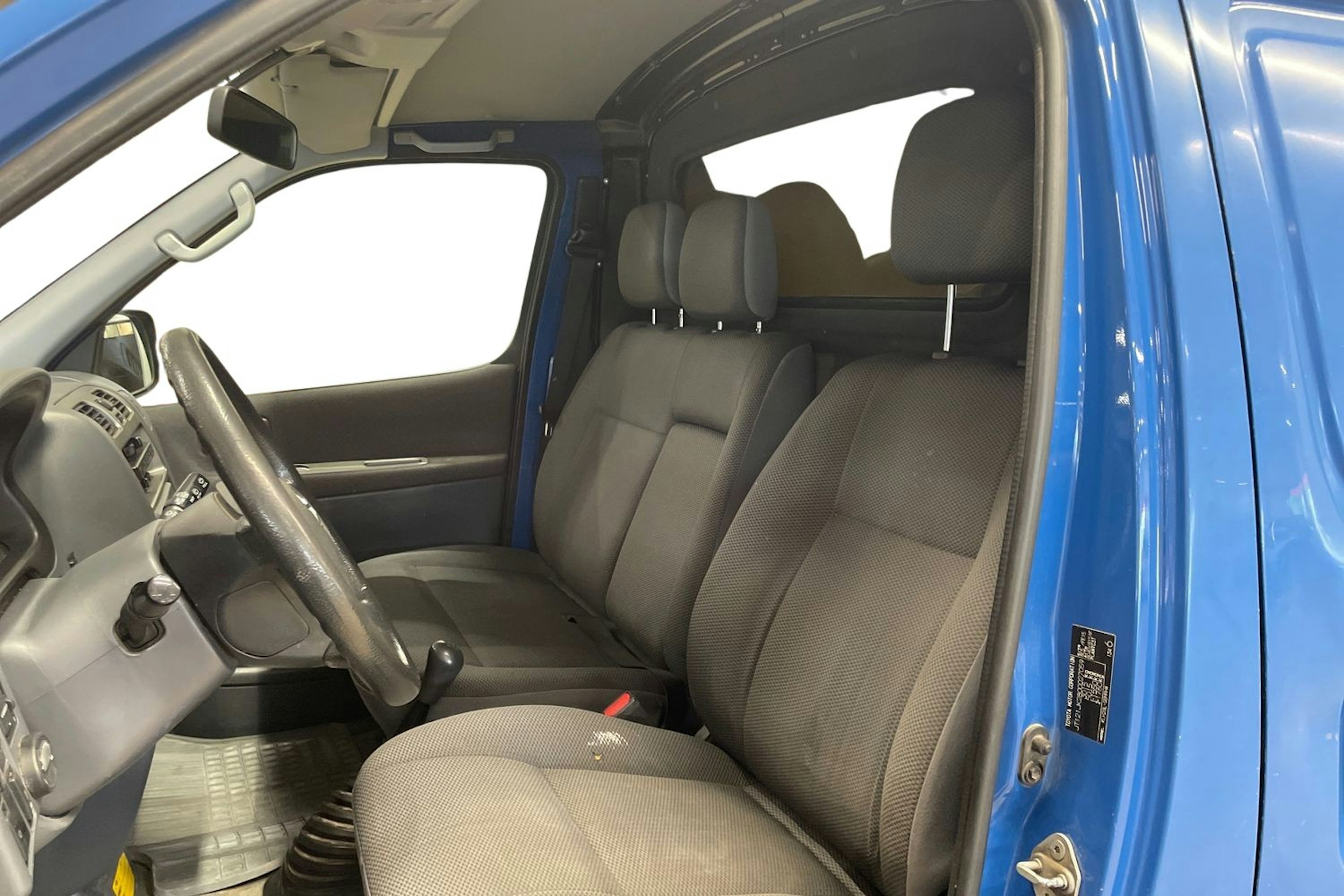 sininen Toyota Hiace 2010 kuva 10.